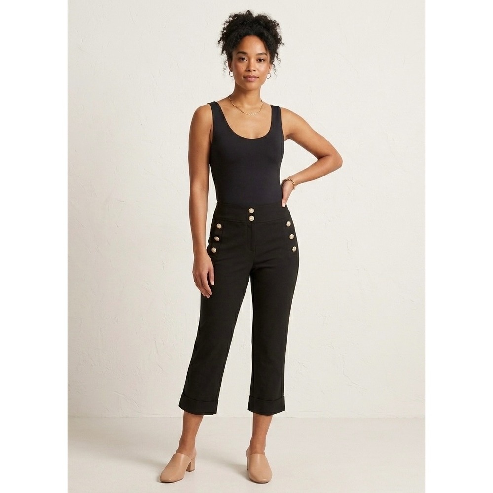 Chicos Womens Black Capri Pants Size 0.5 Medium Crop Button Detail Stretch Slim